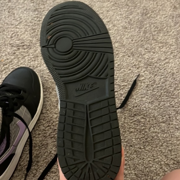 Woman’s jordans - Picture 6 of 8